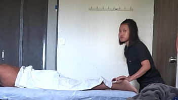 Lộ Hàng Và Tận Hưởng Cực Khoái Bị Quay Lén