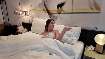 Một Giường, Một Bí Mật… Cùng Cô Bạn Thân Gợi Cảm Của Mẹ Kế