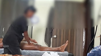 Mát Xa Sung Sướng Bị Quay Lén