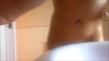 Máy Quay Lén: Em Vẫn Chưa Biết Tôi Giấu Camera Trong Phòng Tắm, Nên Tôi Cứ Thế Ngắm Nghía Từng đường Cong Quyến Rũ Khi Em Tắm