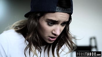 Em Gái Kế Muốn Chứng Tỏ điều Gì đó Thật Nóng Bỏng