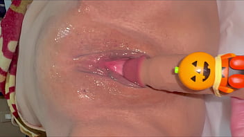 Ma Cà Rồng Halloween Thèm Khát Trinh Nữ Cùng Cây Dương Vật Giả