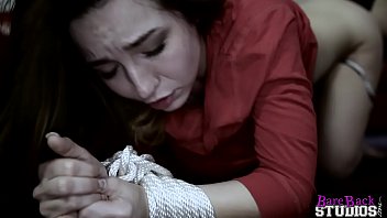 Bambi Brooks Phá Đám Con Ghẻ Cứng Đầu